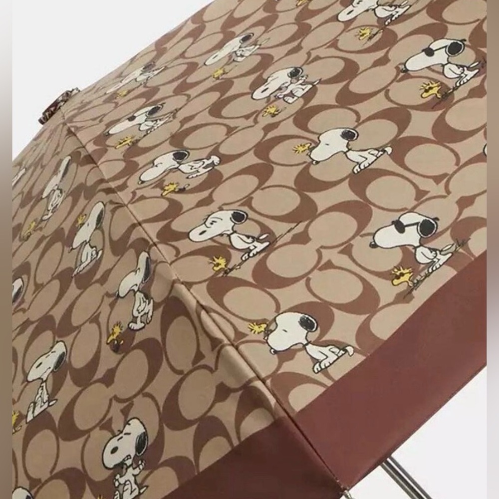 NWT Coach 2025 Snoopy Umbrella - Picture 8 of 9